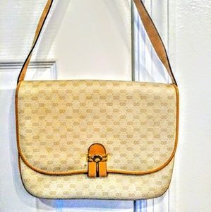 Vintage Gucci signature "GG" shoulder bag purse